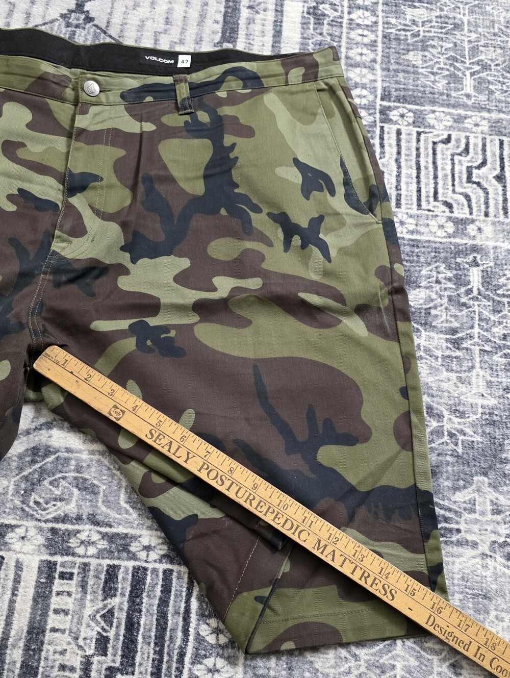 Volcom Men's Vmonty 22" Stretch Chino Shorts Green Combo Camouflage Size 42 rare - Picture 3 of 7